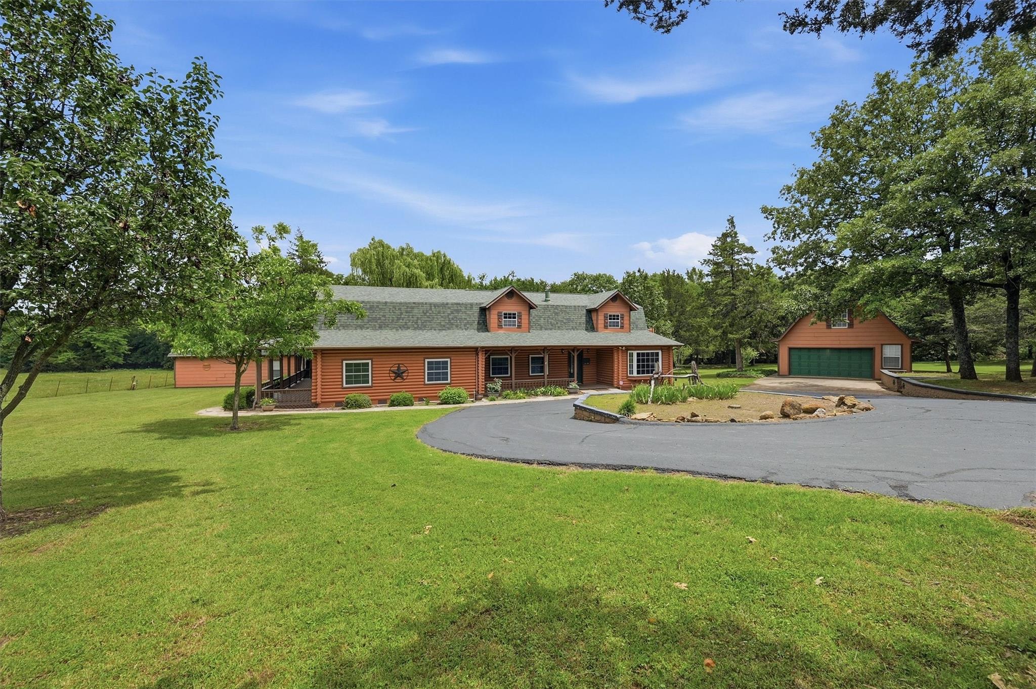 570 Roy Ayres Rd, Bells TX - active listing